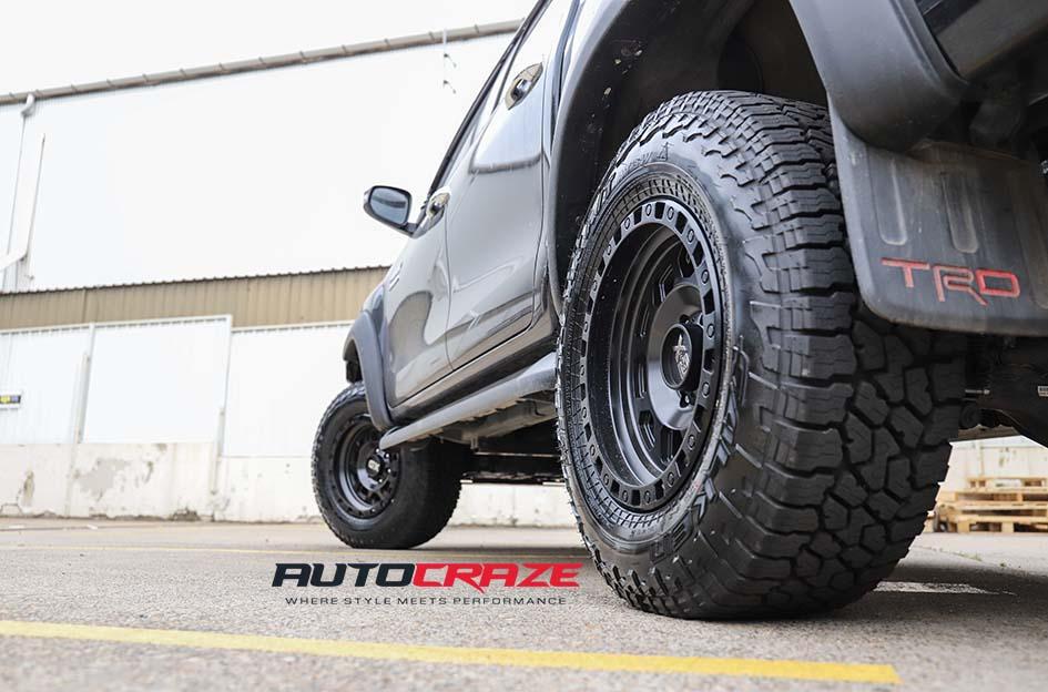 TOYOTA HILUX N80 4WD RG2 SATIN BLACK